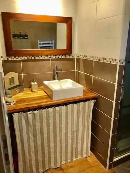 « Le Vieux Hangar » Gite A La Ferme Truffe Ngoại thất bức ảnh